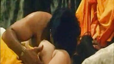 Sultry ค ลิบ วีดีโอ โป้ bitch ให้เครดิตเพื่อนของเธอด้วยสายรัดในหีและรูตูด
