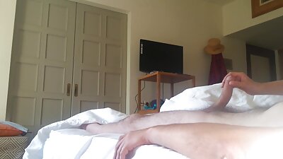 หัวนมสาวตัณหามีตัวเองเป็น dildo ขนาดใหญ่ในหี. ดู วีดีโอ โป้