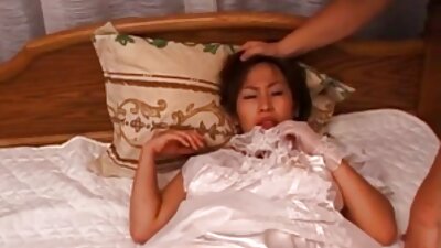 เจี๊ยบน่ารักให้ blowjob ในรถอย่างขยันหมั่นเพียร ดู วีดีโอ โป๊