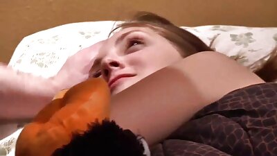 Fucks ผู้หญิงในถุงน่องในหลุมส่วนตัวที่ไม่ได้โกนขน วี ดี หนัง โป้