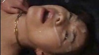 นิ้วเจี๊ยบตัณหาเหลือเชื่อเจาะเข้าไปในหมวก . วีดีโอ โป๊ xx