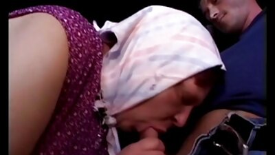 ผู้หญิงมีเสน่ห์ วีดีโอ คลิป โป๊ masturbates ช่องคลอดของเธอในถุงน่อง