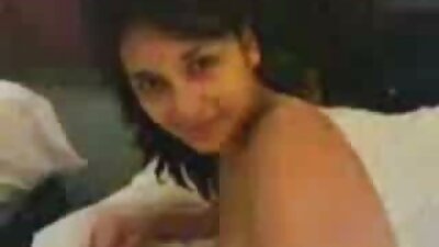 น้องสาวโป๊ใช้หัวโจกของพี่ชายในขณะที่เขาเล่นคอนโซลอย่างกระตือรือร้น คลิป วีดีโอ โป๊ นักศึกษา