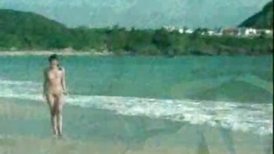 เพื่อไม่ให้สเปิร์มสกปรกเขากระตุกสมาชิกในถุงมือ ดู คลิป วิดีโอ โป๊